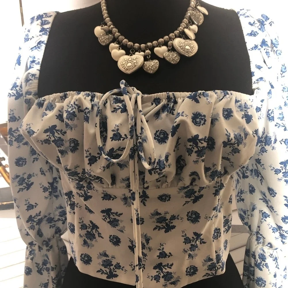 Vintage Y2K Floral Cropped Top Blue and White Medium - Picture 9 of 13
